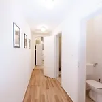 Brand New Ac Appartement *
