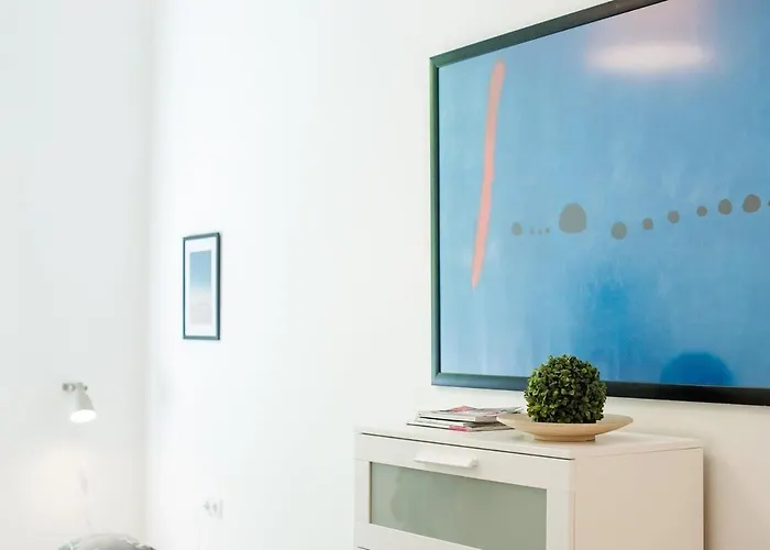 아파트 Brand New Ac